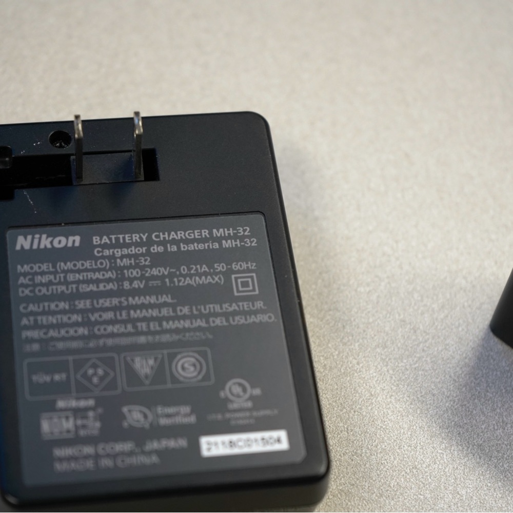 Nikon MH-32 Battery Charger + Nikon EN-EL 25 Battery - Picture 3 of 10